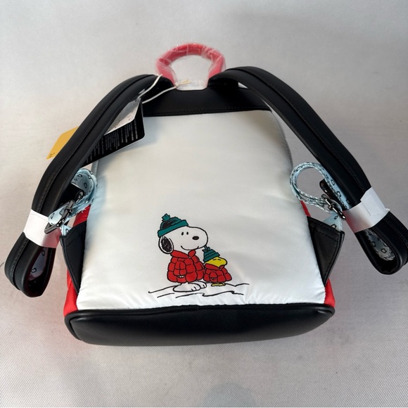 Loungefly Peanuts Snoopy Puffer Winter Mini Backpack Winter Holiday Bag NWT - Picture 9 of 16